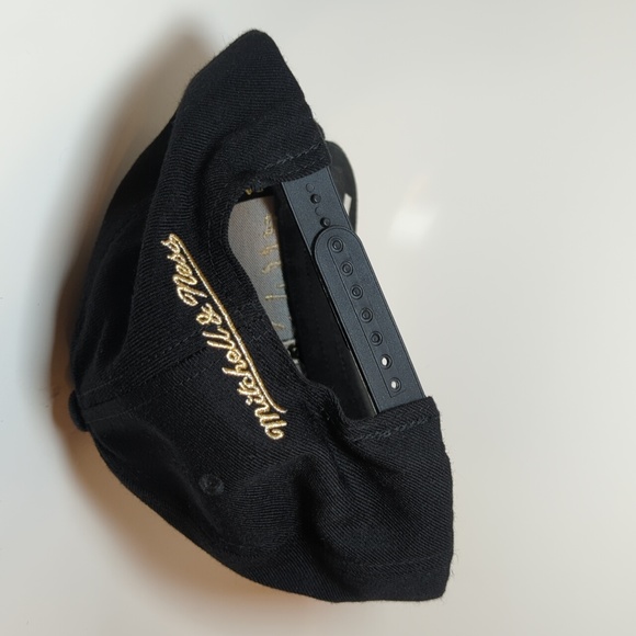 Mitchell and Ness Toronto Raptors 2019 Champions - Picture 2 of 6